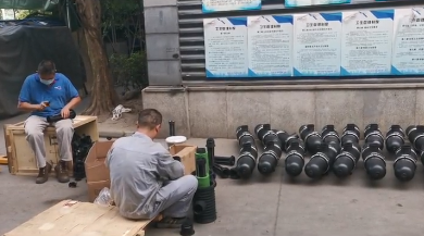 疊片污水處理器，正在裝配